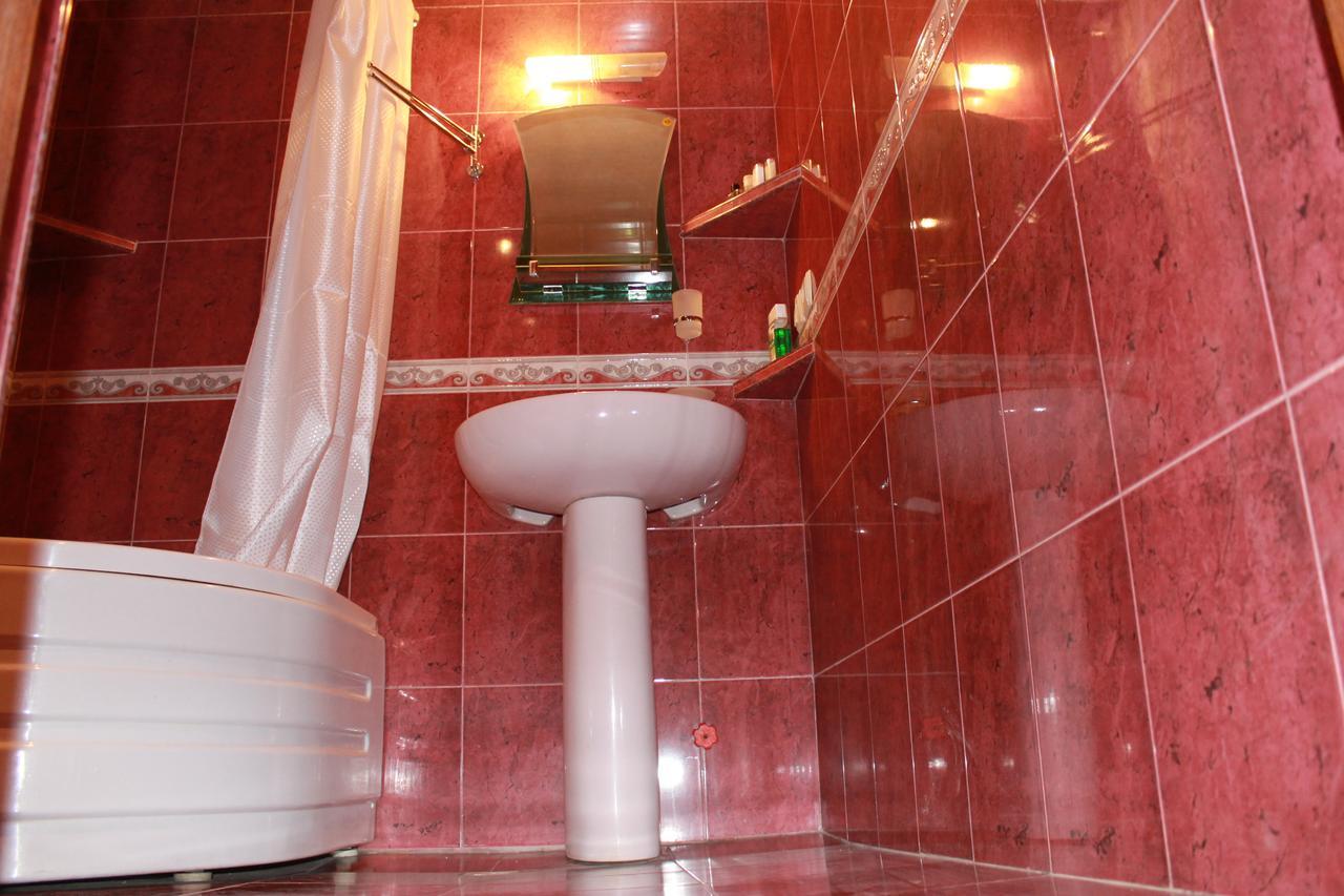 Salomes Apartment Tuti ボルジョミ エクステリア 写真