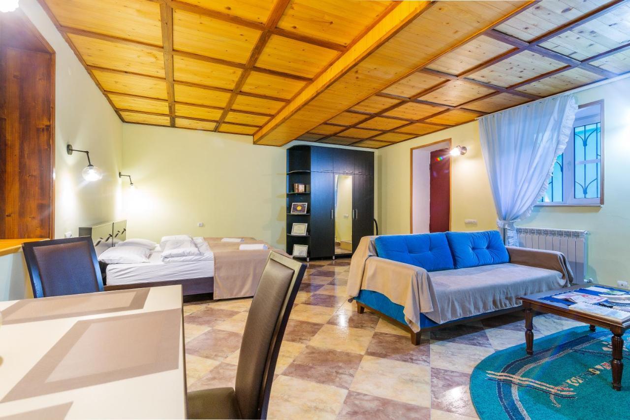 Salomes Apartment Tuti ボルジョミ エクステリア 写真