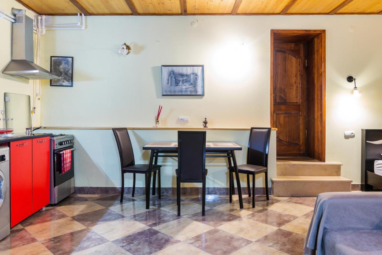Salomes Apartment Tuti ボルジョミ エクステリア 写真