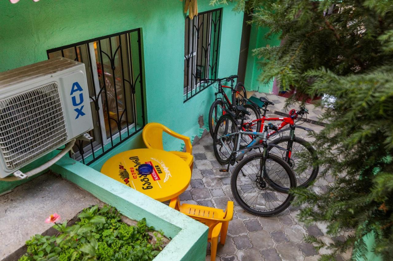 Salomes Apartment Tuti ボルジョミ エクステリア 写真